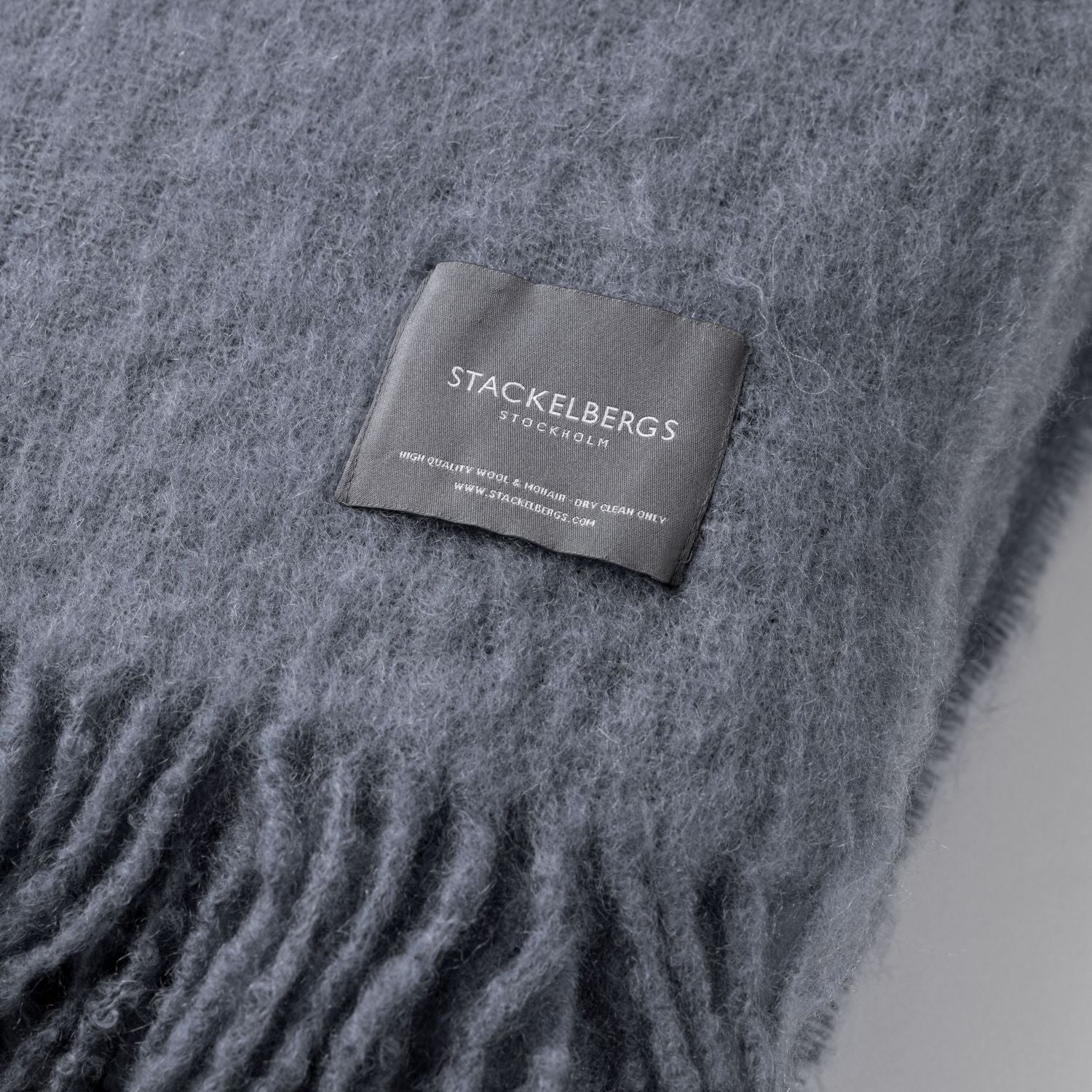 Mohair Blanket Pilaster